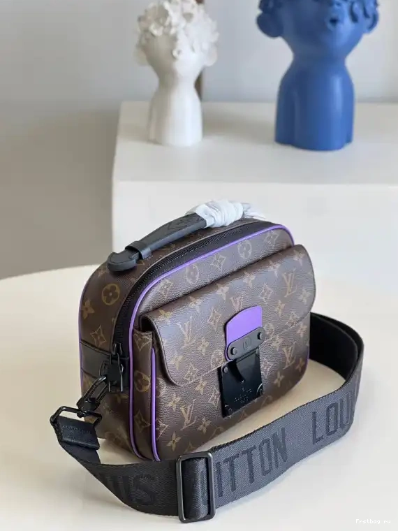 First bag ru MESSENGER LOCK LOUIS VUITTON S 0706